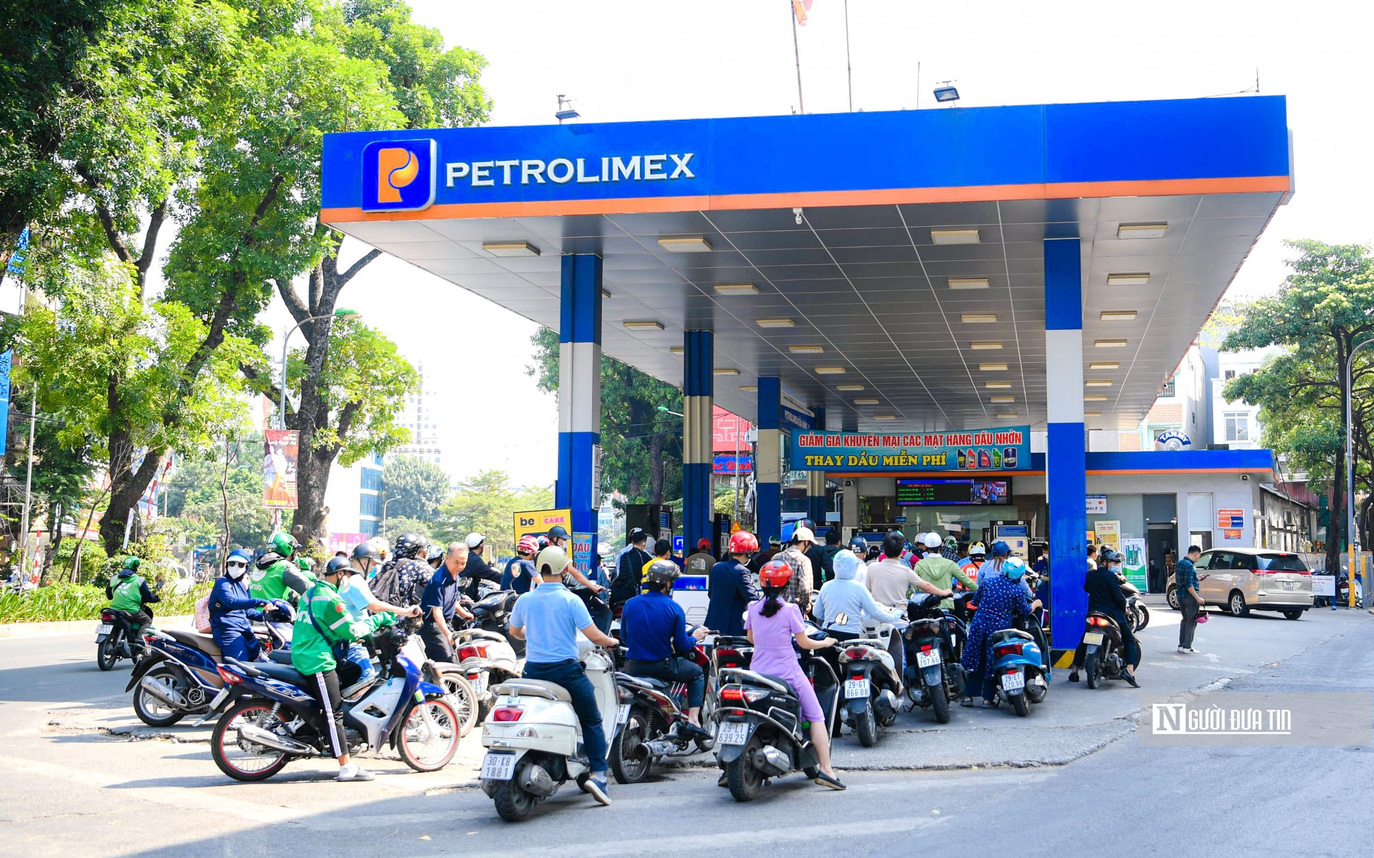 Biến động giá xăng dầu, Petrolimex báo lãi quý I/2025 giảm sâu hơn 80%