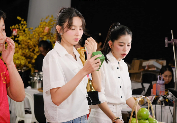 Lộ mức lợi nhuận "khủng" Hoa hậu Nguyễn Thúc Thùy Tiên nhận được trong đợt bán kẹo Kera đầu tiên- Ảnh 2. Lộ mức lợi nhuận "khủng" Hoa hậu Nguyễn Thúc Thùy Tiên nhận được trong đợt bán kẹo Kera đầu tiên- Ảnh 2.