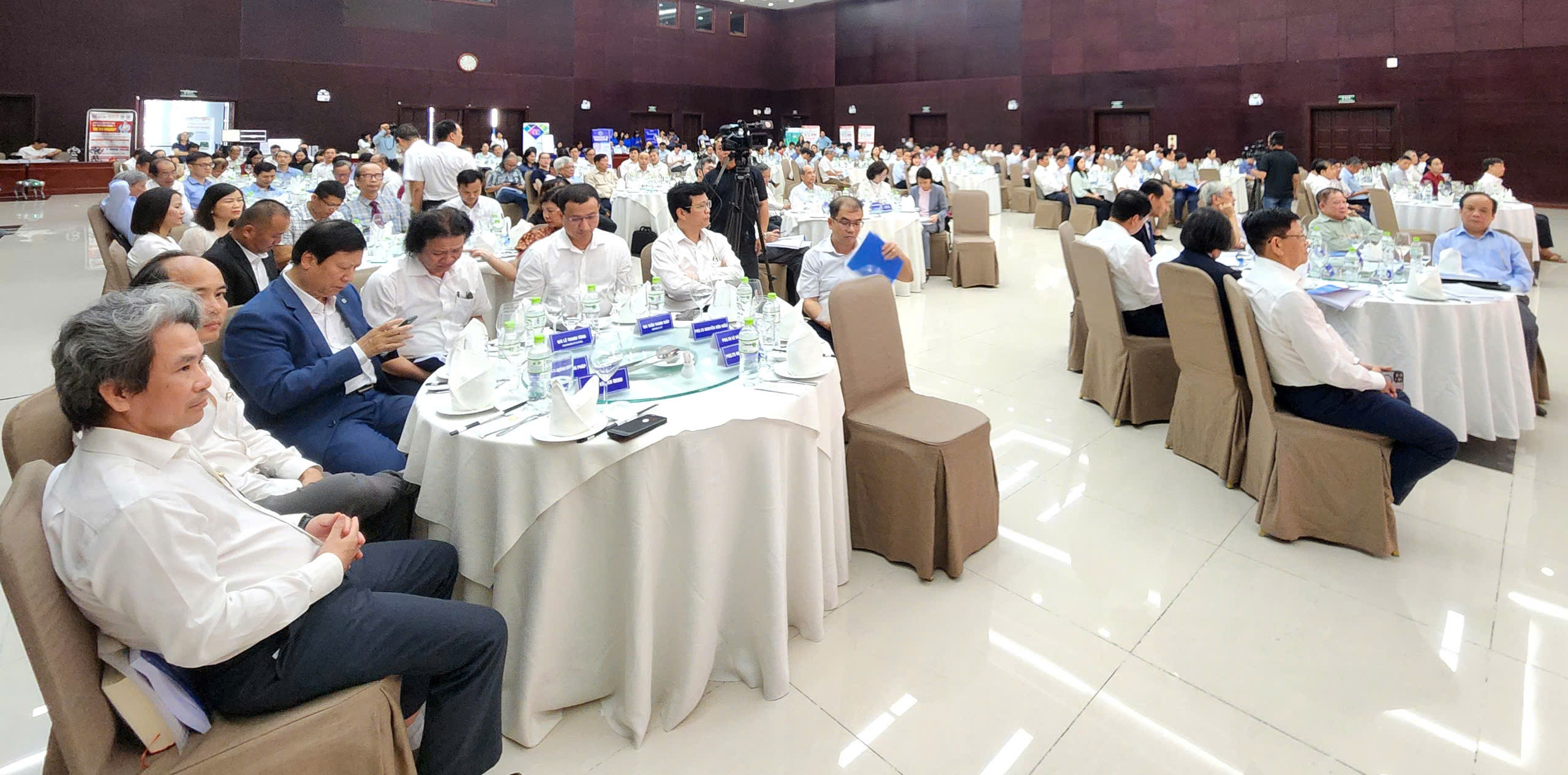 Đà Nẵng tìm giải pháp phát triển nguồn nhân lực chất lượng cao trong kỷ nguyên mới- Ảnh 3. Đà Nẵng tìm giải pháp phát triển nguồn nhân lực chất lượng cao trong kỷ nguyên mới- Ảnh 3.