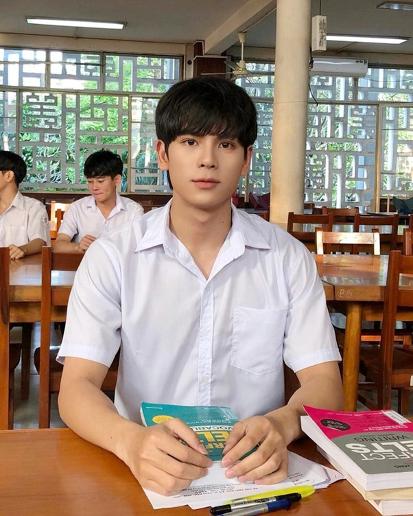 Hot boy Thái Vũ trong "Cha tôi, người ở lại", khiến khán giả ngạc nhiên- Ảnh 1. Hot boy Thái Vũ trong "Cha tôi, người ở lại", khiến khán giả ngạc nhiên- Ảnh 1.