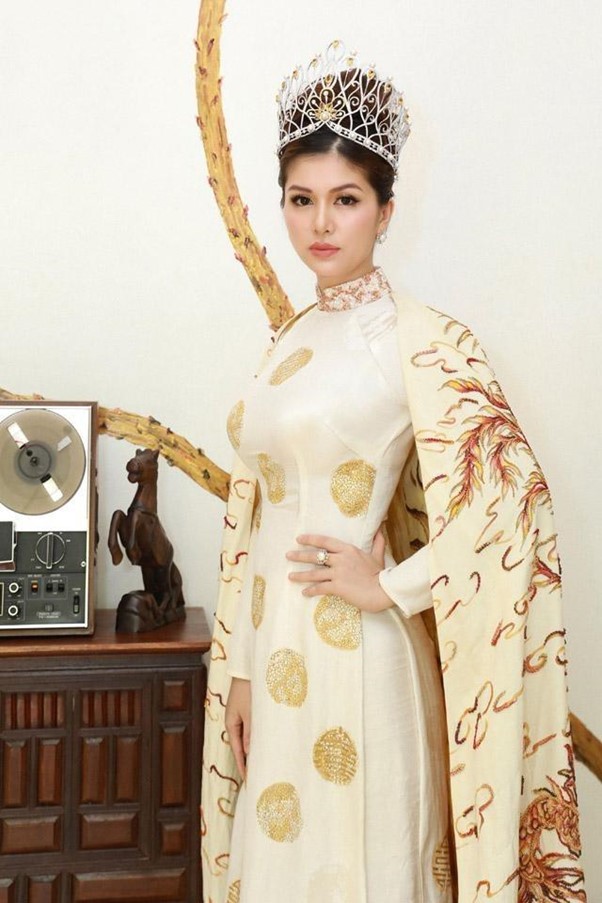 Bà mẹ 6 con của showbiz Việt: Từng gặp cú sốc lớn phải nhập viện tâm thần, rao bán biệt thự 100 tỷ đồng- Ảnh 1. Bà mẹ 6 con của showbiz Việt: Từng gặp cú sốc lớn phải nhập viện tâm thần, rao bán biệt thự 100 tỷ đồng- Ảnh 1.