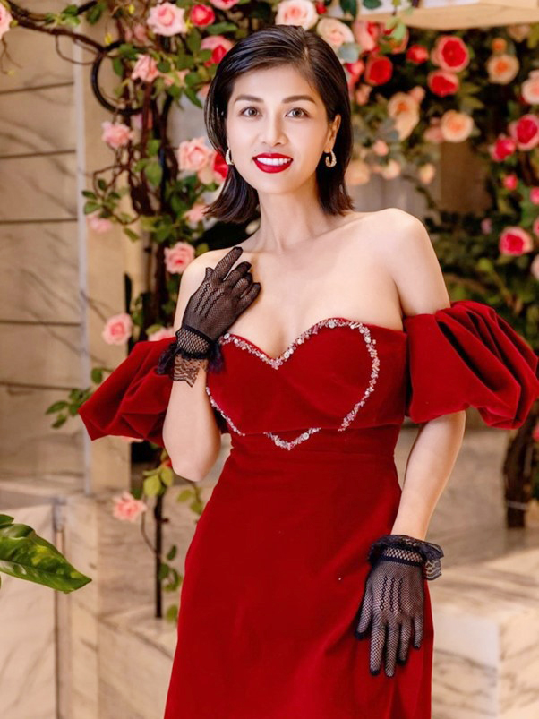 Bà mẹ 6 con của showbiz Việt: Từng gặp cú sốc lớn phải nhập viện tâm thần, rao bán biệt thự 100 tỷ đồng- Ảnh 5. Bà mẹ 6 con của showbiz Việt: Từng gặp cú sốc lớn phải nhập viện tâm thần, rao bán biệt thự 100 tỷ đồng- Ảnh 5.