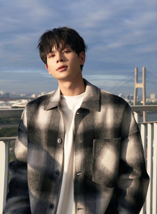 Hot boy Thái Vũ trong "Cha tôi, người ở lại", khiến khán giả ngạc nhiên- Ảnh 6. Hot boy Thái Vũ trong "Cha tôi, người ở lại", khiến khán giả ngạc nhiên- Ảnh 6.