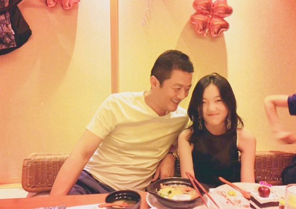 Hình ảnh con gái "Thiên hậu" Vương Phi với diện mạo rạng rỡ hậu phẫu thuật hở hàm ếch- Ảnh 5. Hình ảnh con gái "Thiên hậu" Vương Phi với diện mạo rạng rỡ hậu phẫu thuật hở hàm ếch- Ảnh 5.