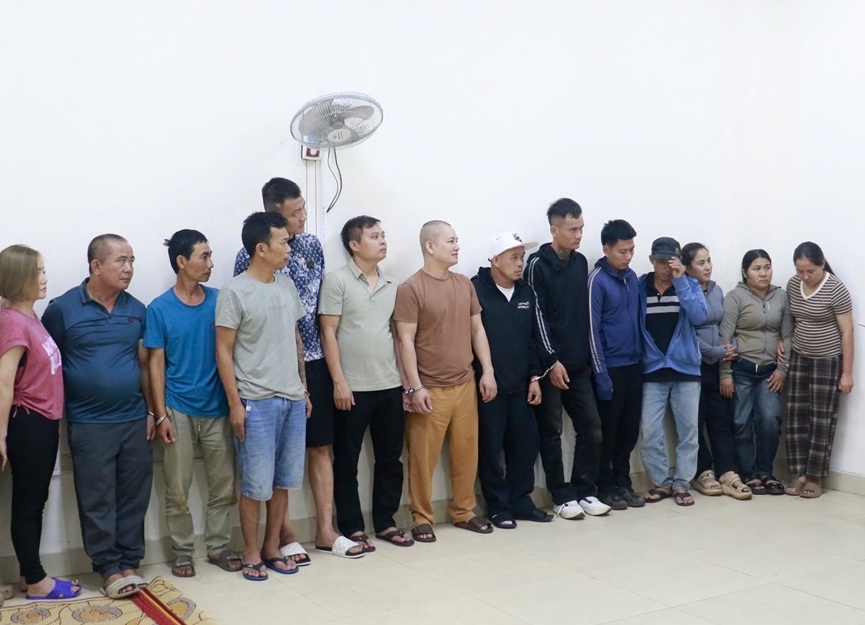Triệt xóa “ổ nhóm” đánh bạc trong rừng được vận hành với nhiều thủ đoạn tinh vi- Ảnh 2.
