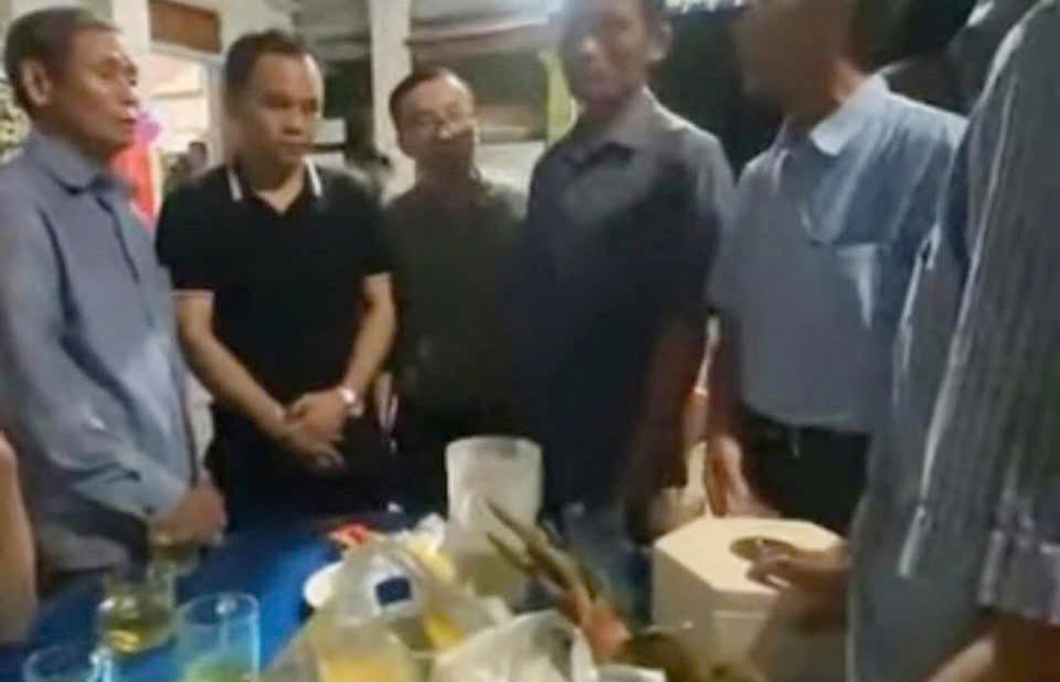 Xót xa đôi bạn trẻ sắp đám cưới đuối nước tại biển Cửa Lò- Ảnh 4. Xót xa đôi bạn trẻ sắp đám cưới đuối nước tại biển Cửa Lò- Ảnh 4.