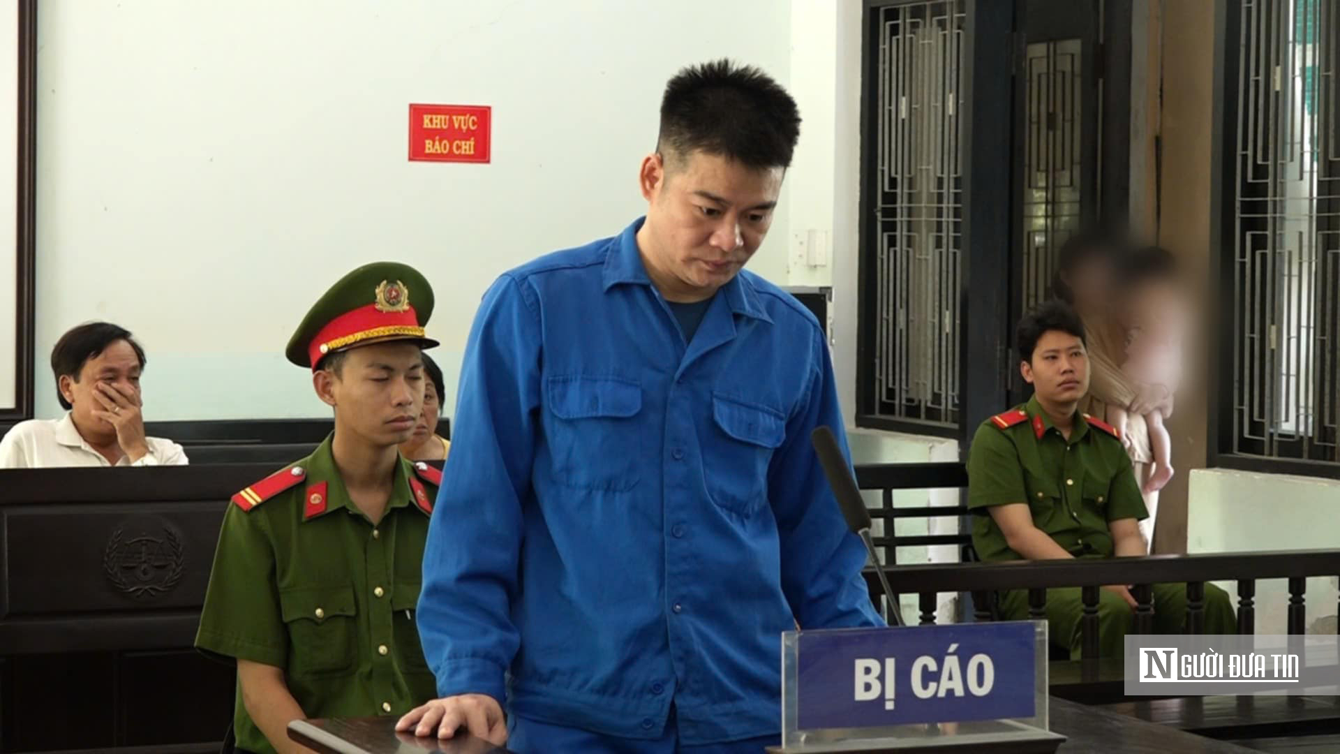 Chiếm đoạt của cặp vợ chồng gần 1 tỷ đồng, người đàn ông trả giá đắt- Ảnh 1. Chiếm đoạt của cặp vợ chồng gần 1 tỷ đồng, người đàn ông trả giá đắt- Ảnh 1.