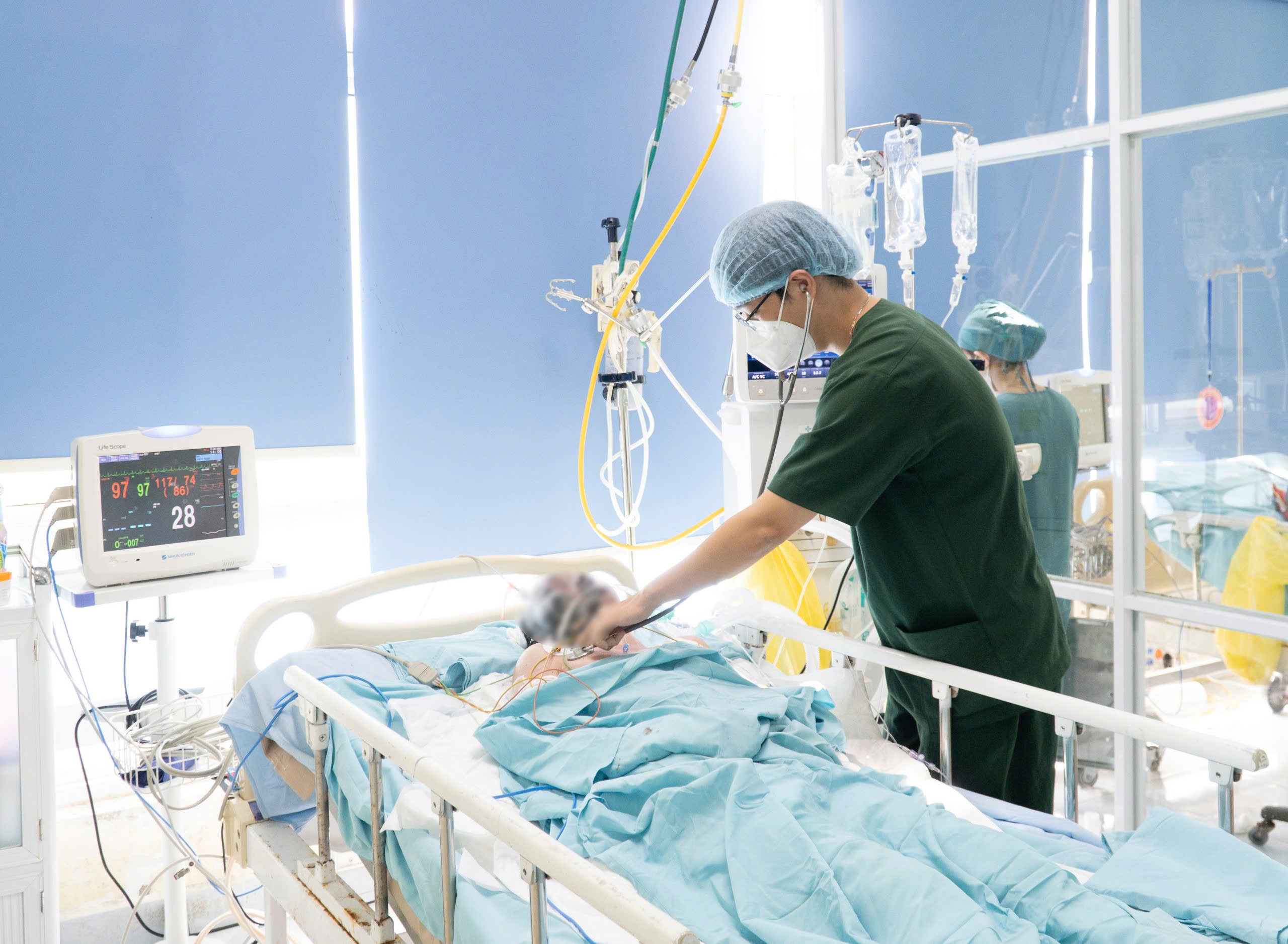 Nổ tại nhà máy nam châm ở Quảng Nam, nhiều công nhân nhập viện- Ảnh 1. Nổ tại nhà máy nam châm ở Quảng Nam, nhiều công nhân nhập viện- Ảnh 1.