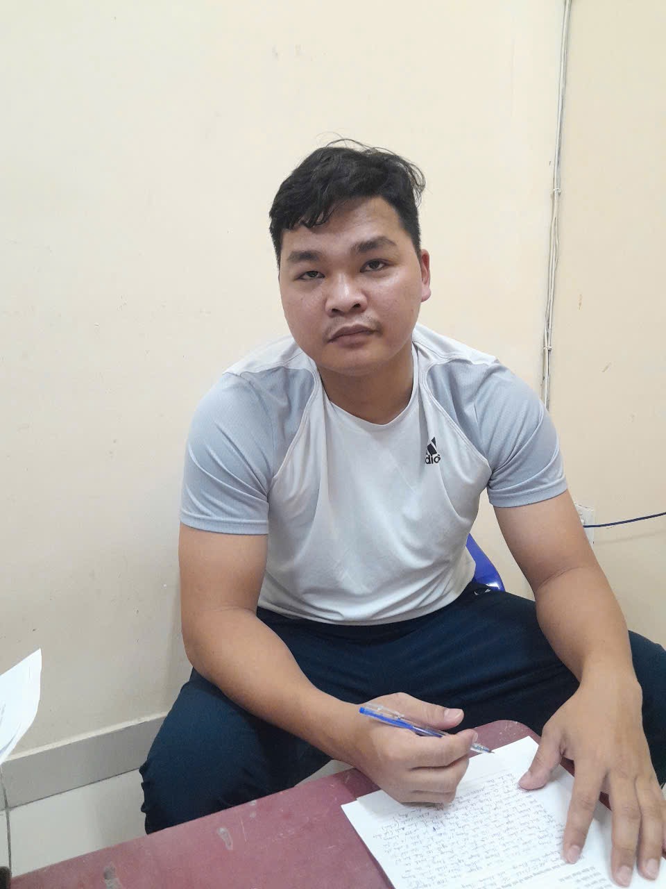 Bắt đối tượng "nổ" có bạn gái luật sư để lừa đảo chạy án- Ảnh 1. Đối tượng Ngô Việt Nhật