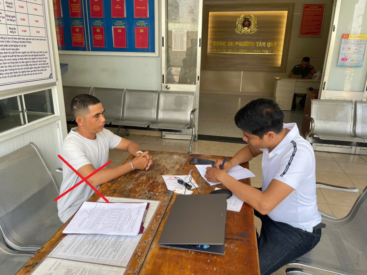 Bắt giữ đối tượng truy nã đặc biệt nguy hiểm- Ảnh 1. Bắt giữ đối tượng truy nã đặc biệt nguy hiểm- Ảnh 1.