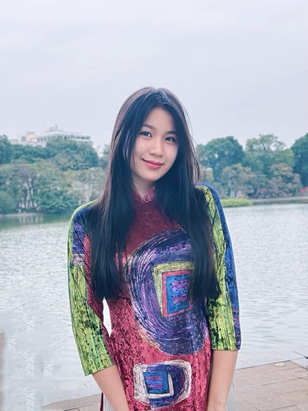 Nhan sắc và tài năng tuổi tròn đôi mươi của con gái Lưu Thiên Hương- Ảnh 9. Nhan sắc và tài năng tuổi tròn đôi mươi của con gái Lưu Thiên Hương- Ảnh 9.