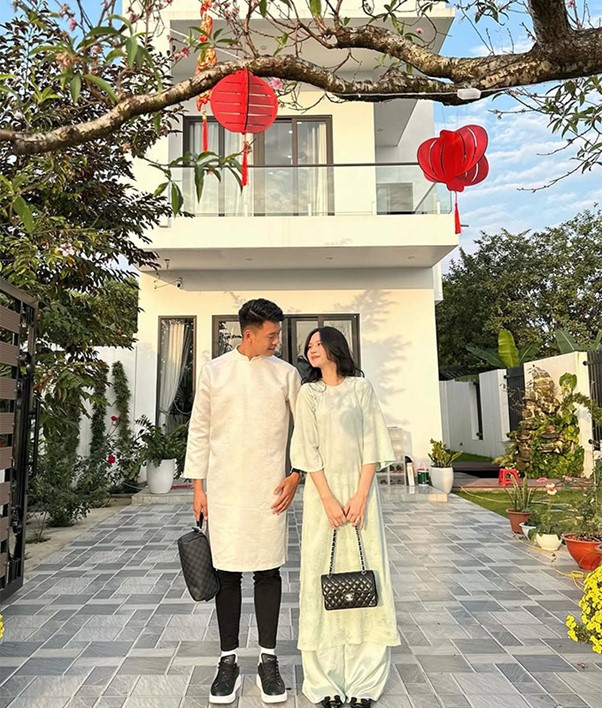 Vợ chồng tiền vệ Thành Chung khoe biệt thự chục tỷ hoành tráng, sang chảnh- Ảnh 6. Vợ chồng tiền vệ Thành Chung khoe biệt thự chục tỷ hoành tráng, sang chảnh- Ảnh 6.