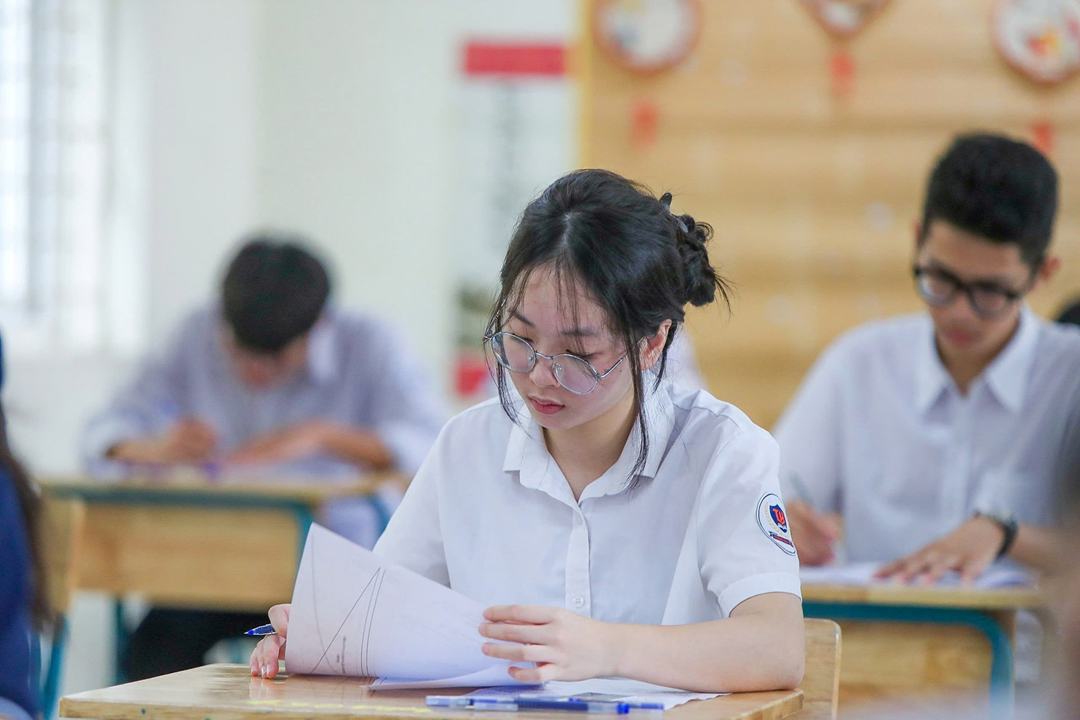 Học sinh địa phương nào không phải thi vào lớp 10 công lập 2025?- Ảnh 1. Học sinh địa phương nào không phải thi vào lớp 10 công lập 2025?- Ảnh 1.