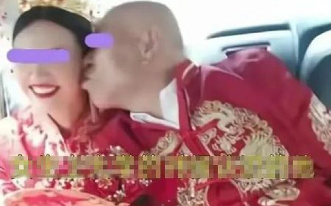 Cô gái 25 tuổi cưới chồng 60 tuổi, bố mẹ khóc như mưa khi đi đưa dâu- Ảnh 1. Cô gái 25 tuổi cưới chồng 60 tuổi, bố mẹ khóc như mưa khi đi đưa dâu- Ảnh 1.