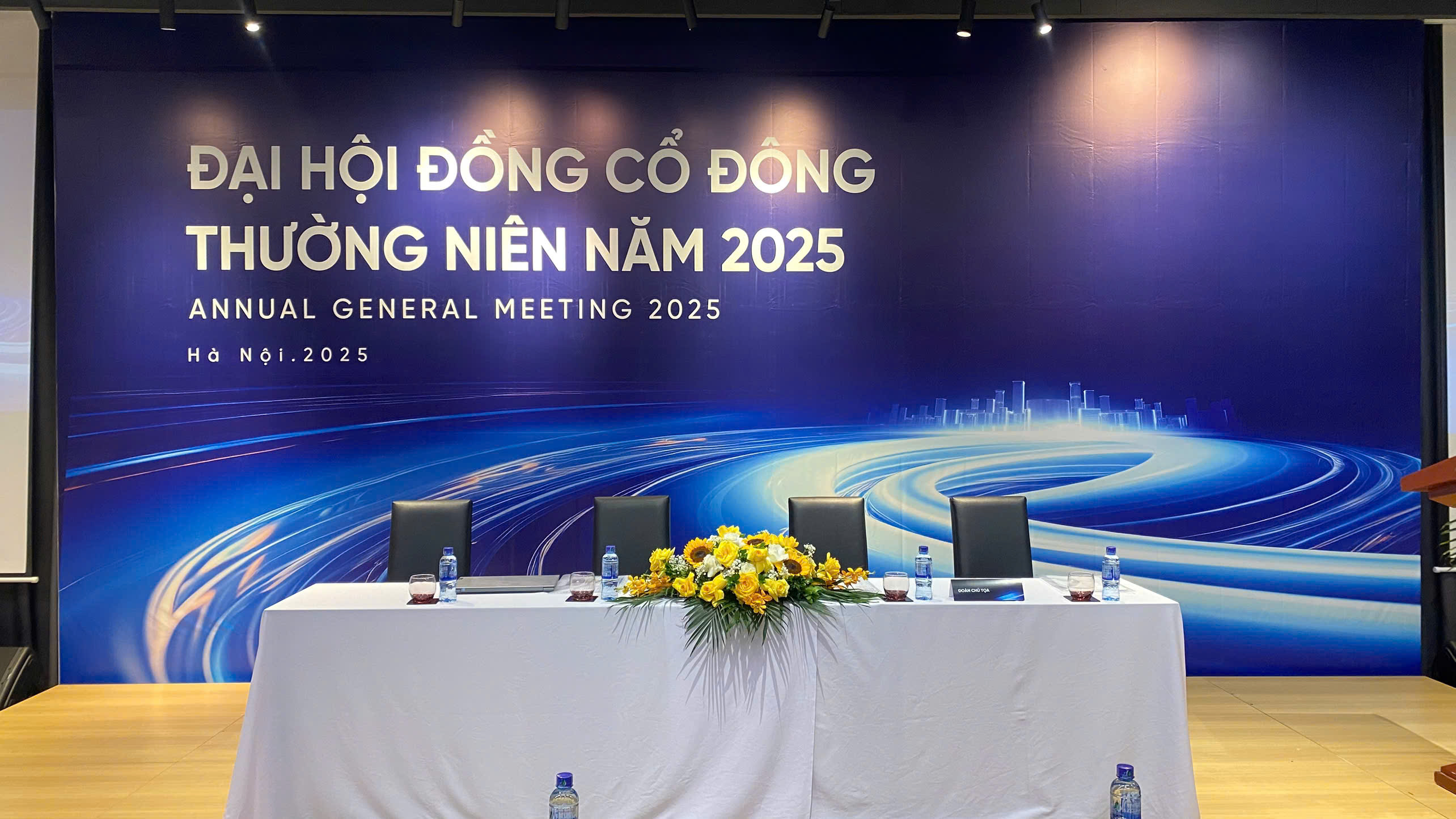 Vắng lặng tại đại hội đồng thường niên công ty trong hệ sinh thái Apec Group- Ảnh 1. Vắng lặng tại đại hội đồng thường niên công ty trong hệ sinh thái Apec Group- Ảnh 1.