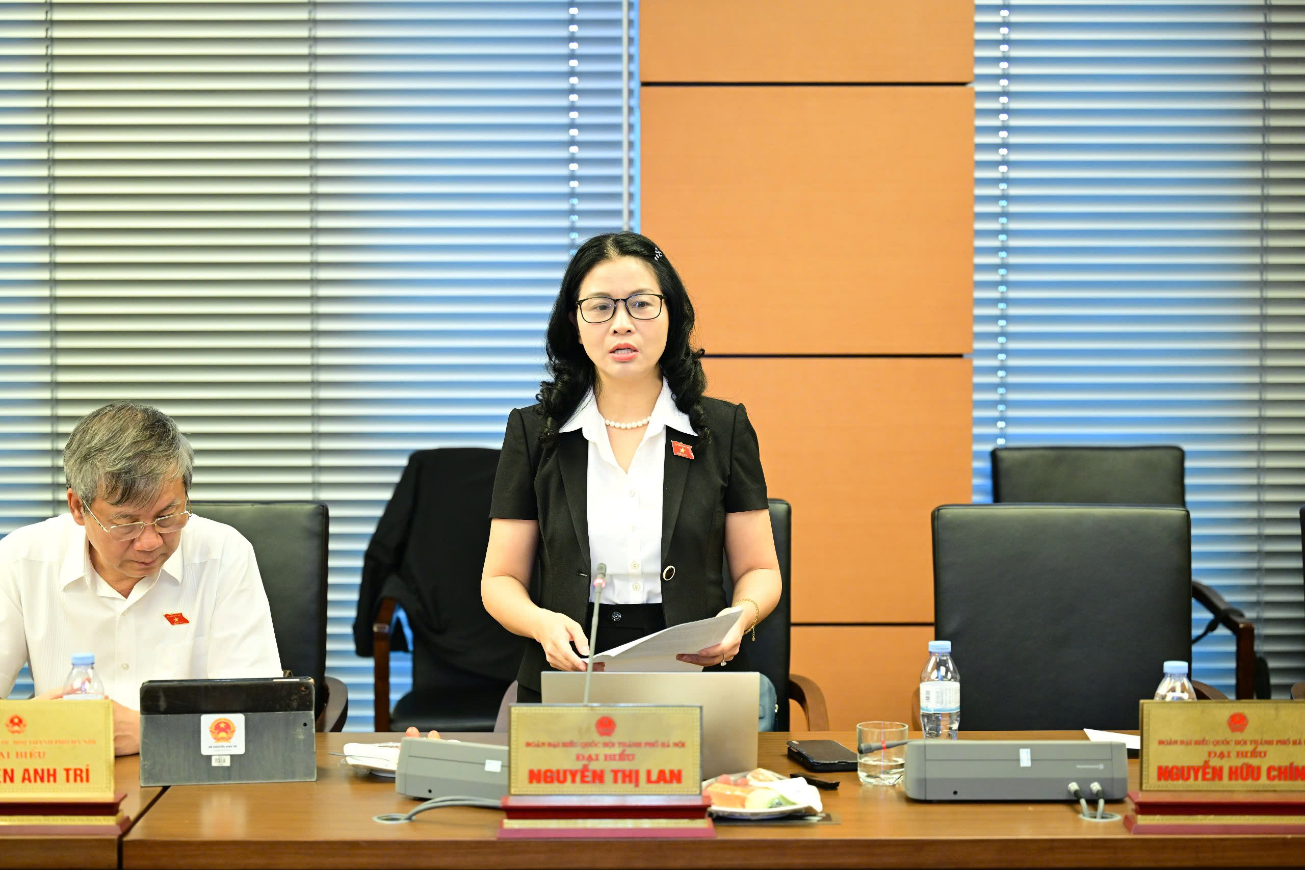 ĐBQH lo phụ huynh "xếp hàng, đổ cửa" khi miễn học phí trường công lập- Ảnh 1. ĐBQH lo phụ huynh "xếp hàng, đổ cửa" khi miễn học phí trường công lập- Ảnh 1.