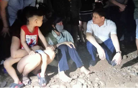 Vụ 7 học sinh bị lũ cuốn trôi: Còn 2 cháu vẫn mất tích- Ảnh 1. Vụ 7 học sinh bị lũ cuốn trôi: Còn 2 cháu vẫn mất tích- Ảnh 1.