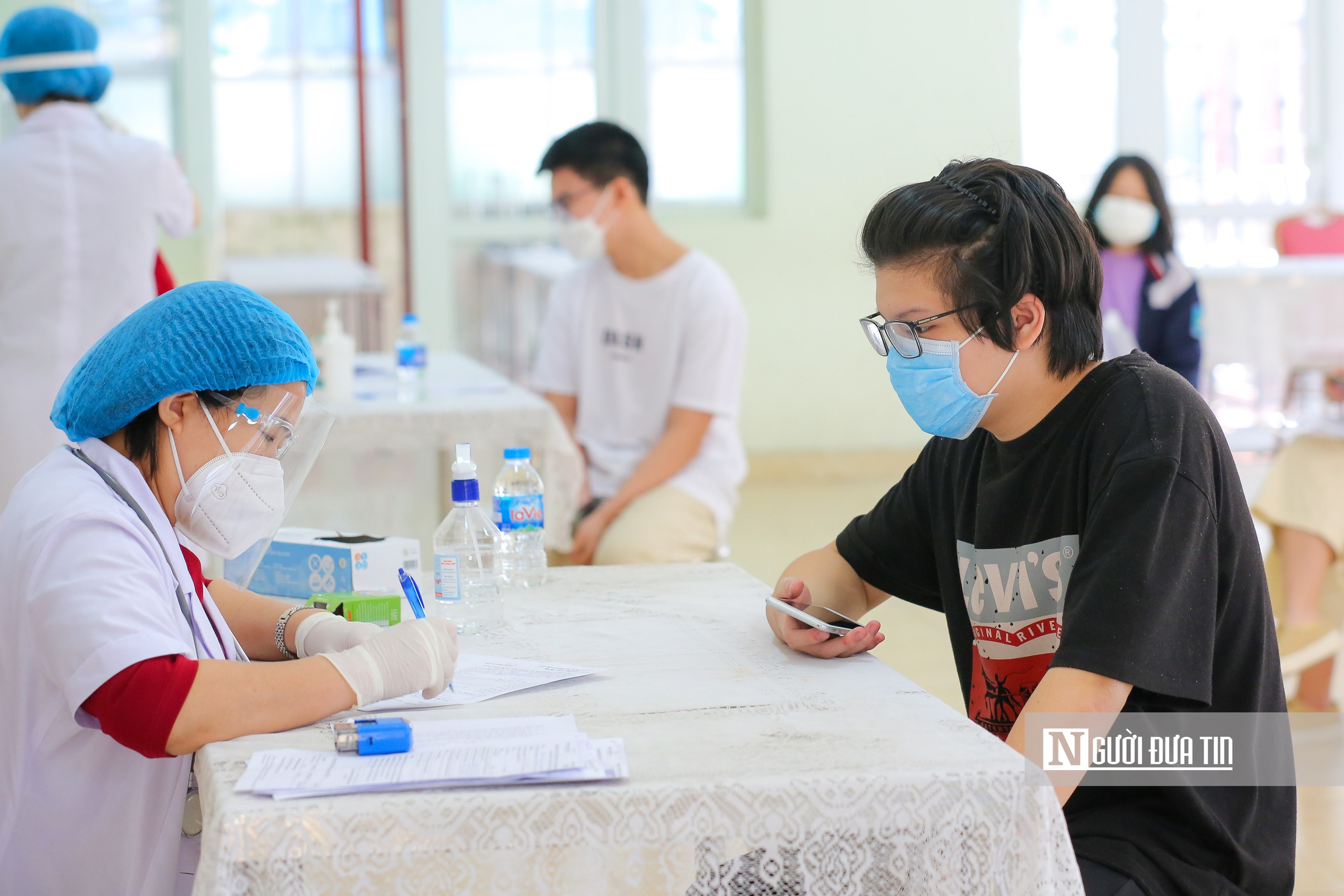 Tăng cường đảm bảo y tế phục vụ kỳ thi vào lớp 10 và tốt nghiệp THPT- Ảnh 1. Tăng cường đảm bảo y tế phục vụ kỳ thi vào lớp 10 và tốt nghiệp THPT- Ảnh 1.