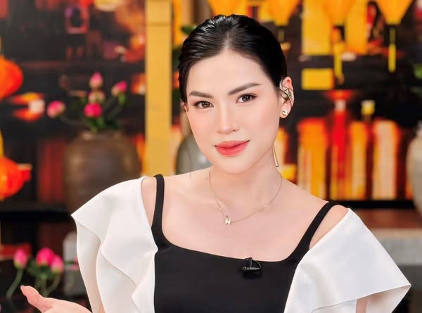 Bán hàng giá thấp bất thường, TikToker Võ Hà Linh bị kiểm tra- Ảnh 1. Bán hàng giá thấp bất thường, TikToker Võ Hà Linh bị kiểm tra- Ảnh 1.