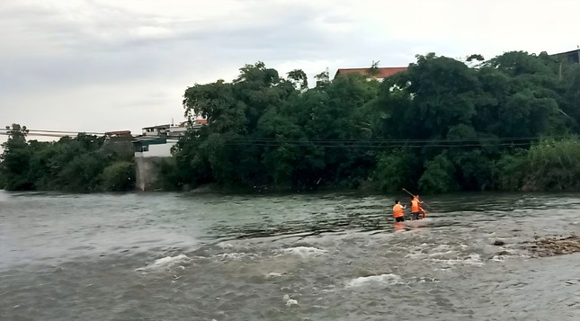 Quảng Ninh: Tìm thấy nạn nhân cuối cùng vụ lũ cuốn tại đập Hải An- Ảnh 1. Quảng Ninh: Tìm thấy nạn nhân cuối cùng vụ lũ cuốn tại đập Hải An- Ảnh 1.