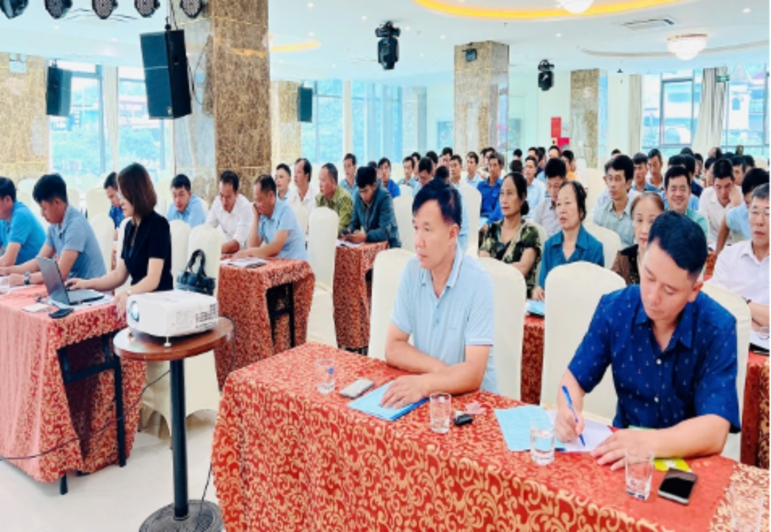 Hội Luật gia tỉnh Điện Biên phổ biến pháp luật tại huyện Tuần Giáo- Ảnh 2. Hội Luật gia tỉnh Điện Biên phổ biến pháp luật tại huyện Tuần Giáo- Ảnh 2.