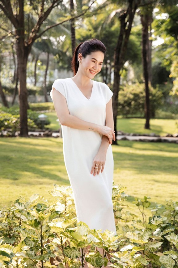"Ác nữ" trên mản ảnh Việt: Một mình nuôi 2 con trong biệt thự 4 tầng ở TP.HCM, U50 độc thân, trẻ đẹp- Ảnh 12. "Ác nữ" trên mản ảnh Việt: Một mình nuôi 2 con trong biệt thự 4 tầng ở TP.HCM, U50 độc thân, trẻ đẹp- Ảnh 12.