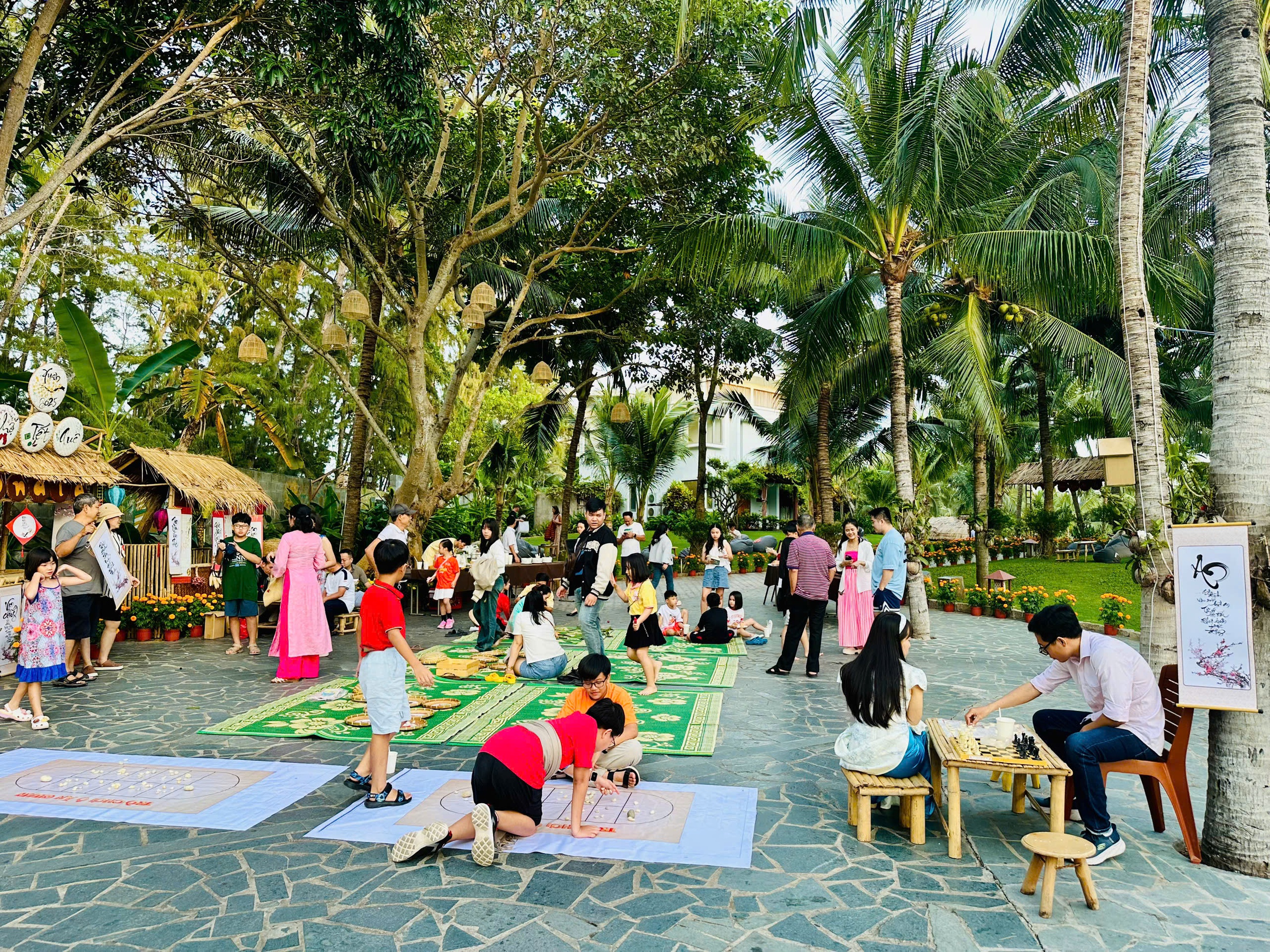 Bình Thuận "bơm" sức sống cho ngành du lịch, đặt mục tiêu 11 triệu lượt khách năm 2025- Ảnh 4. Bình Thuận "bơm" sức sống cho ngành du lịch, đặt mục tiêu 11 triệu lượt khách năm 2025- Ảnh 4.