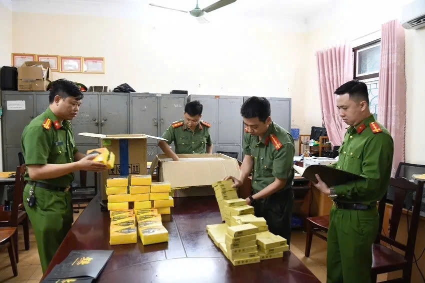 Triệt phá đường dây kinh doanh đa cấp xuyên quốc gia bán thực phẩm chứa chất cấm- Ảnh 3. Triệt phá đường dây kinh doanh đa cấp xuyên quốc gia bán thực phẩm chứa chất cấm- Ảnh 3.