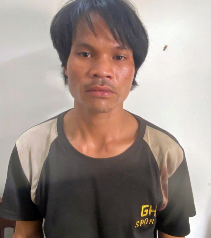 Hồ Văn Vương sát hại vợ rồi dựng hiện trường giả một vụ tự tử. Hồ Văn Vương sát hại vợ rồi dựng hiện trường giả một vụ tự tử.