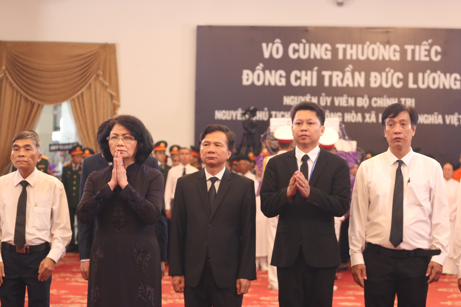 Tp.HCM tổ chức lễ viếng nguyên Chủ tịch nước Trần Đức Lương- Ảnh 12. Tp.HCM tổ chức lễ viếng nguyên Chủ tịch nước Trần Đức Lương- Ảnh 12.