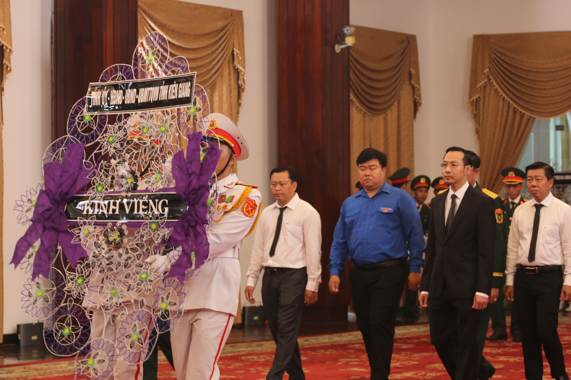 Tp.HCM tổ chức lễ viếng nguyên Chủ tịch nước Trần Đức Lương- Ảnh 21. Tp.HCM tổ chức lễ viếng nguyên Chủ tịch nước Trần Đức Lương- Ảnh 21.