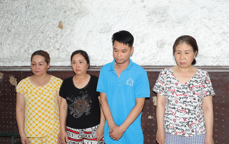 Triệt phá ổ nhóm trộm 319 điện thoại của du khách tại chùa Tam Chúc- Ảnh 2. Triệt phá ổ nhóm trộm 319 điện thoại của du khách tại chùa Tam Chúc- Ảnh 2.