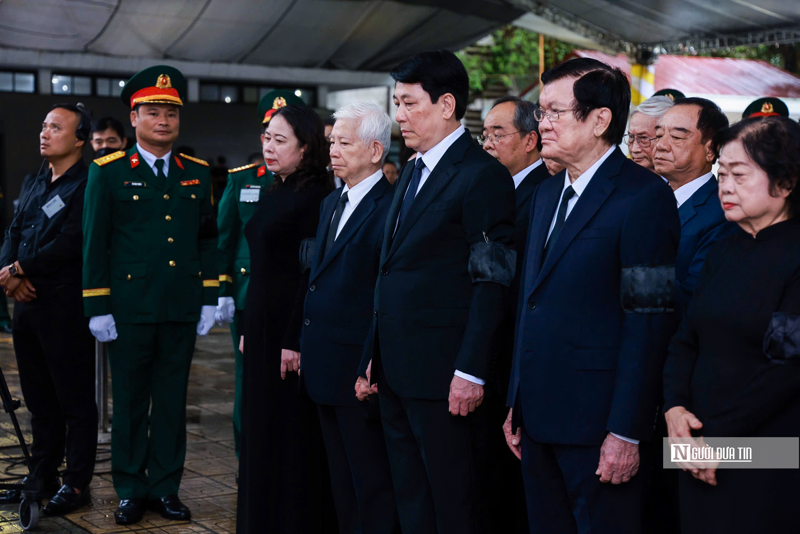 Lãnh đạo Đảng, Nhà nước viếng nguyên Chủ tịch nước Trần Đức Lương- Ảnh 5. Lãnh đạo Đảng, Nhà nước viếng nguyên Chủ tịch nước Trần Đức Lương- Ảnh 5.