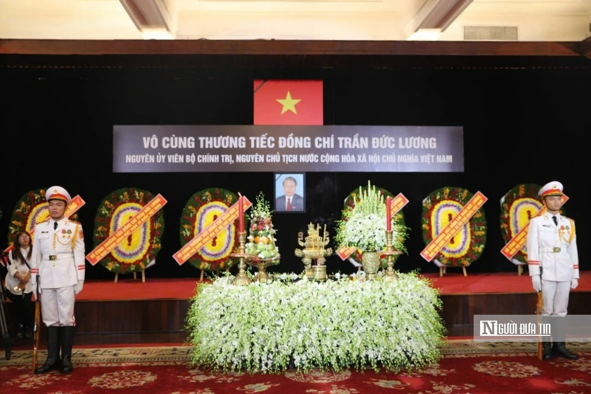 Trọng thể tổ chức Lễ truy điệu nguyên Chủ tịch nước Trần Đức Lương tại Tp.HCM- Ảnh 1. Trọng thể tổ chức Lễ truy điệu nguyên Chủ tịch nước Trần Đức Lương tại Tp.HCM- Ảnh 1.