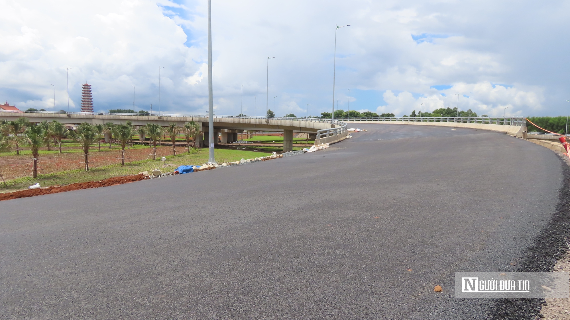 Diện mạo tuyến đường cửa ngõ 6 làn xe, kết nối trực tiếp sân bay Long Thành trước ngày về đích- Ảnh 5. Diện mạo tuyến đường cửa ngõ 6 làn xe, kết nối trực tiếp sân bay Long Thành trước ngày về đích- Ảnh 5.