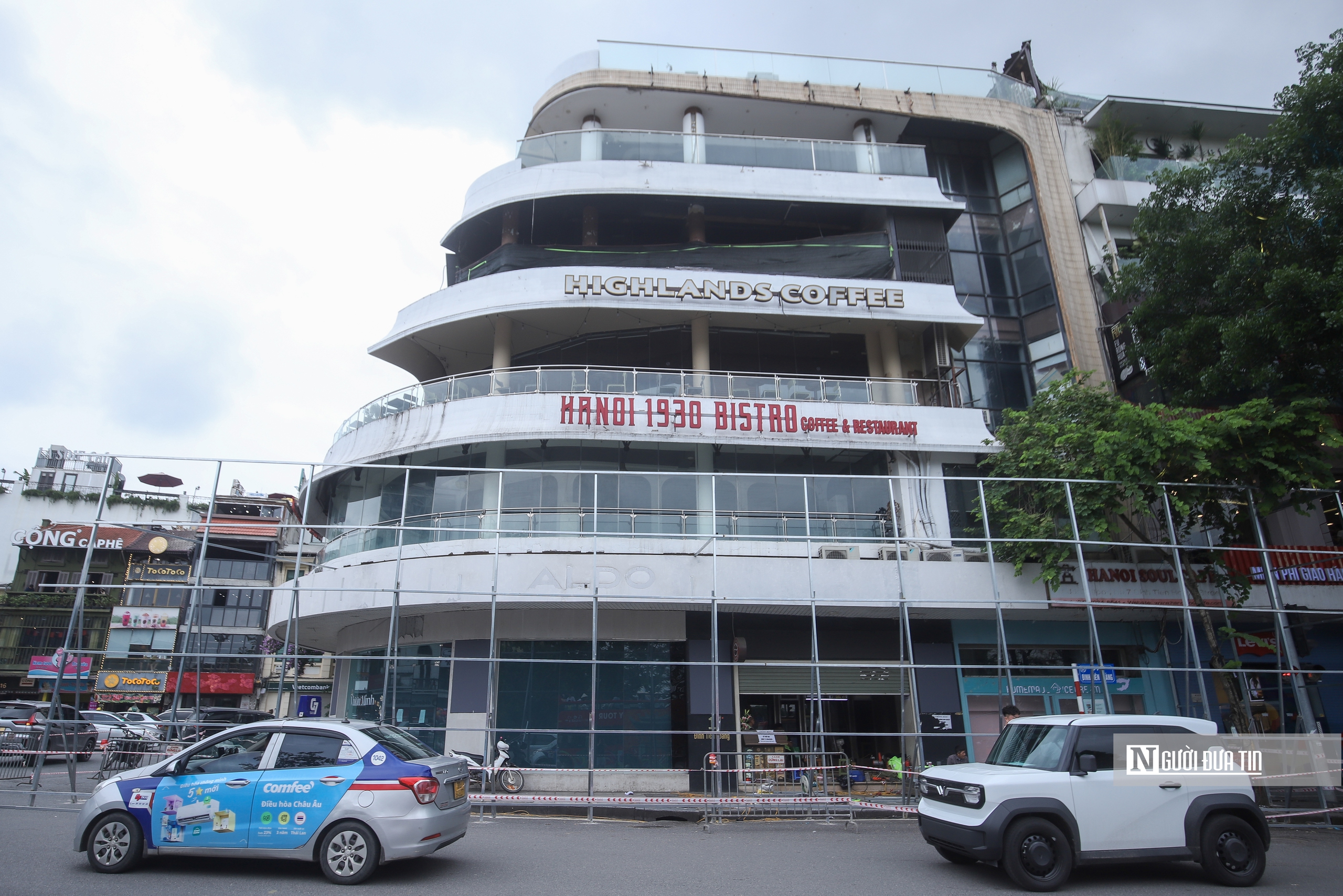 Hà Nội rào chắn tòa nhà hàm cá mập- Ảnh 2. Hà Nội rào chắn tòa nhà hàm cá mập- Ảnh 2.
