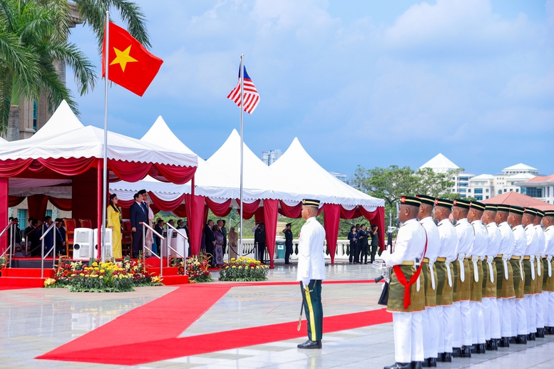 Thủ tướng Malaysia chủ trì lễ đón Thủ tướng Phạm Minh Chính- Ảnh 3. Thủ tướng Malaysia chủ trì lễ đón Thủ tướng Phạm Minh Chính- Ảnh 3.