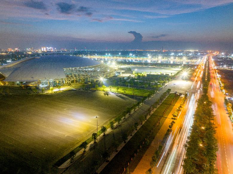 Phá kỷ lục tiến độ, Trung tâm Triển lãm Quốc gia - biểu tượng phát triển mới của Thủ đô lộ diện- Ảnh 12. Phá kỷ lục tiến độ, Trung tâm Triển lãm Quốc gia - biểu tượng phát triển mới của Thủ đô lộ diện- Ảnh 12.