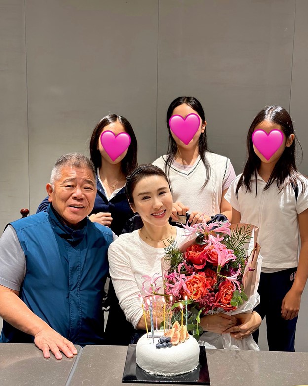 Cuộc sống của "đệ nhất mỹ nhân" từng vướng tin hẹn hò cùng tài tử Lý Hùng, hiện ra sao?- Ảnh 6. Cuộc sống của "đệ nhất mỹ nhân" từng vướng tin hẹn hò cùng tài tử Lý Hùng, hiện ra sao?- Ảnh 6.