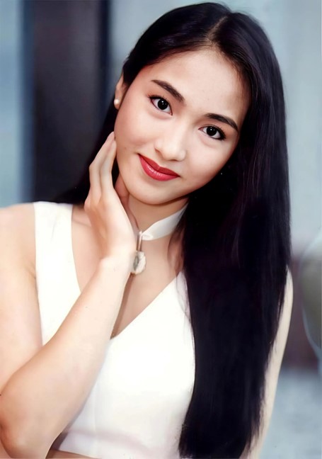 Cuộc sống của "đệ nhất mỹ nhân" từng vướng tin hẹn hò cùng tài tử Lý Hùng, hiện ra sao?- Ảnh 2. Cuộc sống của "đệ nhất mỹ nhân" từng vướng tin hẹn hò cùng tài tử Lý Hùng, hiện ra sao?- Ảnh 2.