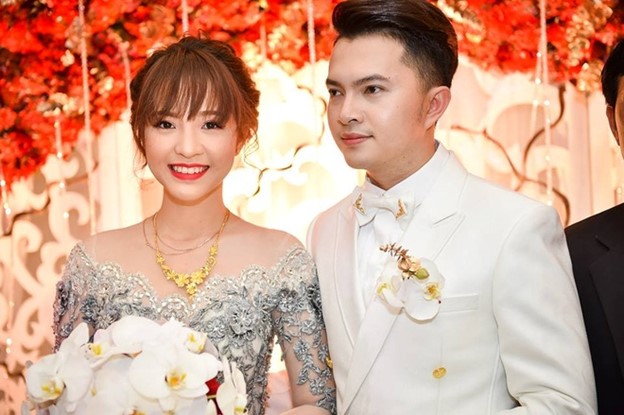 Nam ca sĩ kết hôn bí mật với bạn gái ngoài ngành, không ngại lên tiếng trước tin đồn về giới tính- Ảnh 4. Nam ca sĩ kết hôn bí mật với bạn gái ngoài ngành, không ngại lên tiếng trước tin đồn về giới tính- Ảnh 4.
