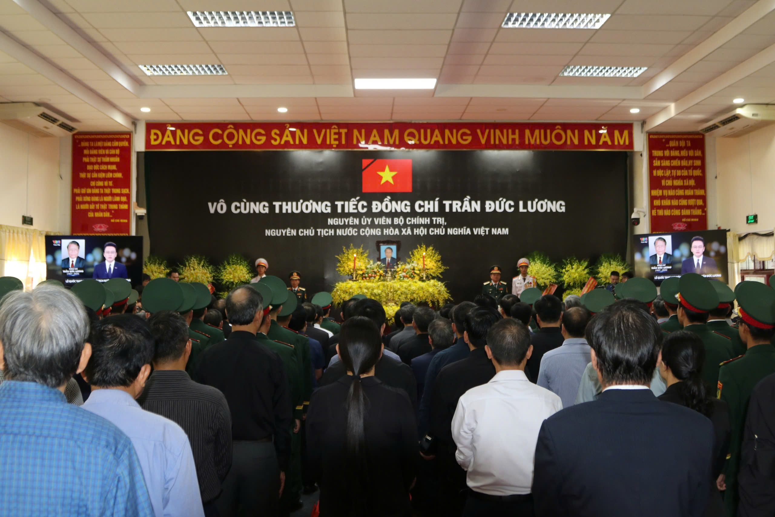 Lễ truy điệu nguyên Chủ tịch nước Trần Đức Lương tại Quảng Ngãi- Ảnh 1.