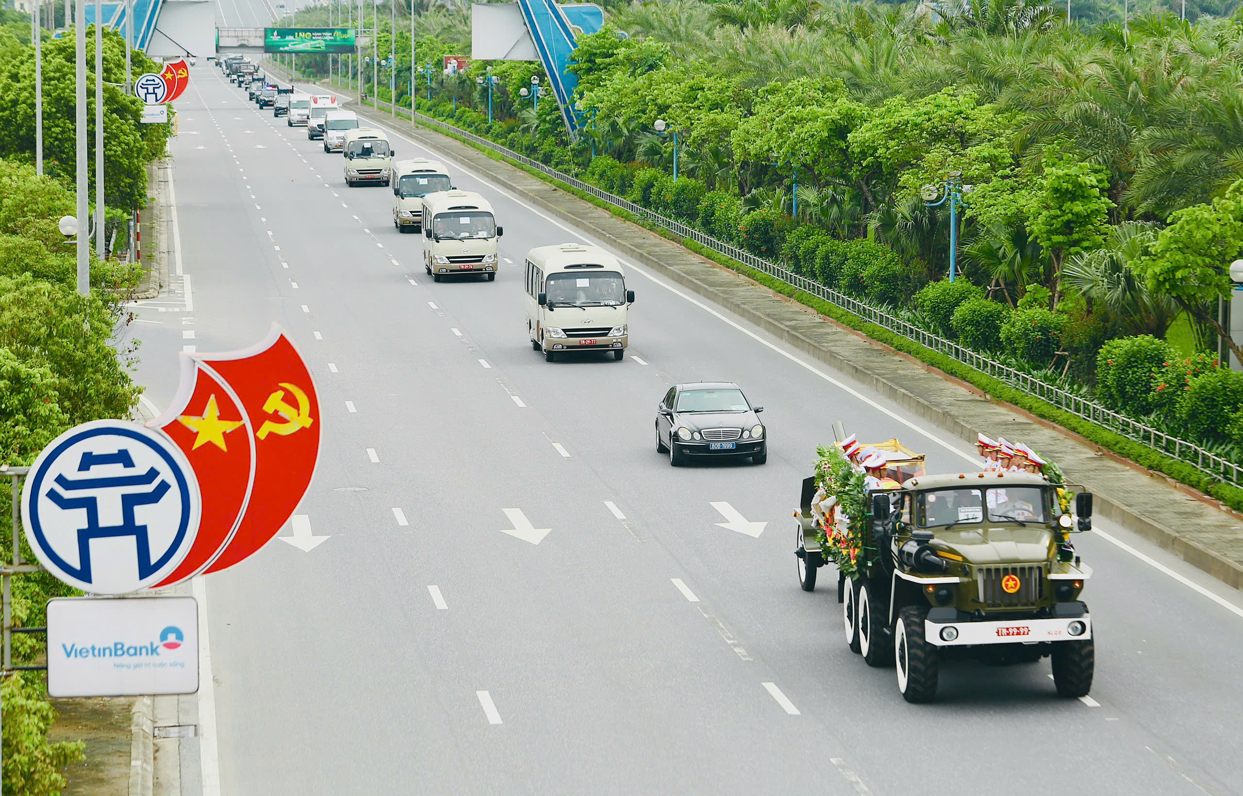 Lễ truy điệu nguyên Chủ tịch nước Trần Đức Lương- Ảnh 13. Lễ truy điệu nguyên Chủ tịch nước Trần Đức Lương- Ảnh 13.