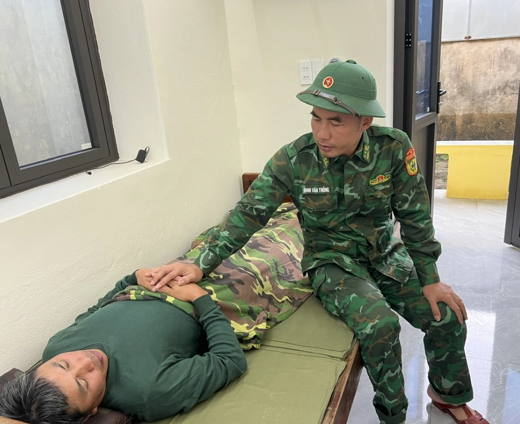 Vụ chìm tàu chở than: Danh tính thuyền viên đầu tiên được cứu- Ảnh 1. Vụ chìm tàu chở than: Danh tính thuyền viên đầu tiên được cứu- Ảnh 1.
