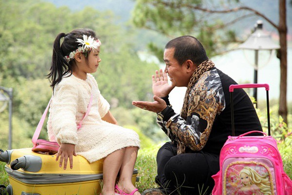 Suti – cô bé mít ướt của "Bố ơi, mình đi đâu thế?" giờ đã là thiếu nữ 17, xinh đẹp - tự lập- Ảnh 3. Suti – cô bé mít ướt của "Bố ơi, mình đi đâu thế?" giờ đã là thiếu nữ 17, xinh đẹp - tự lập- Ảnh 3.