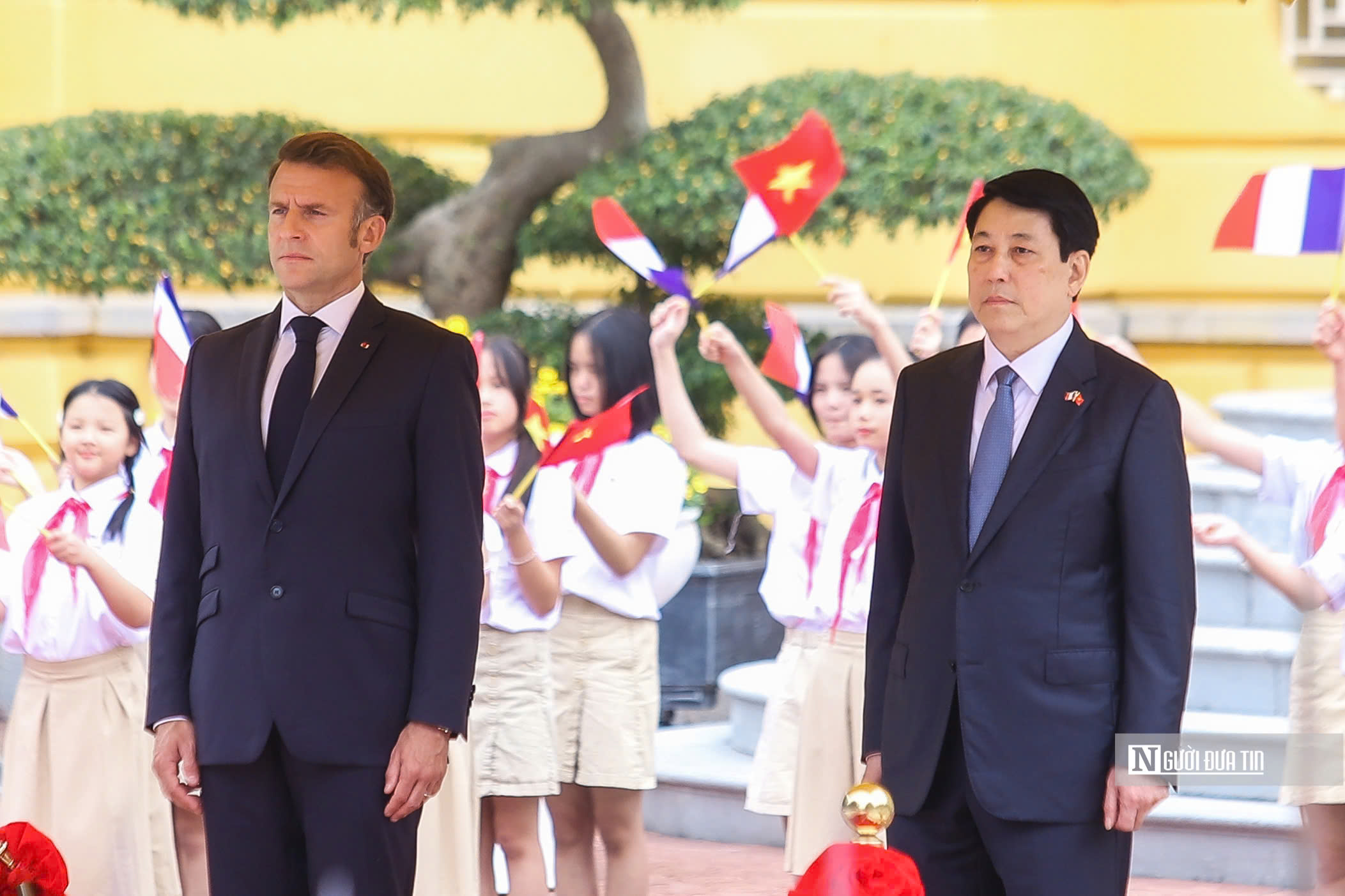 Lễ đón trọng thể Tổng thống Pháp Emmanuel Macron - Ảnh 12. Lễ đón trọng thể Tổng thống Pháp Emmanuel Macron - Ảnh 12.