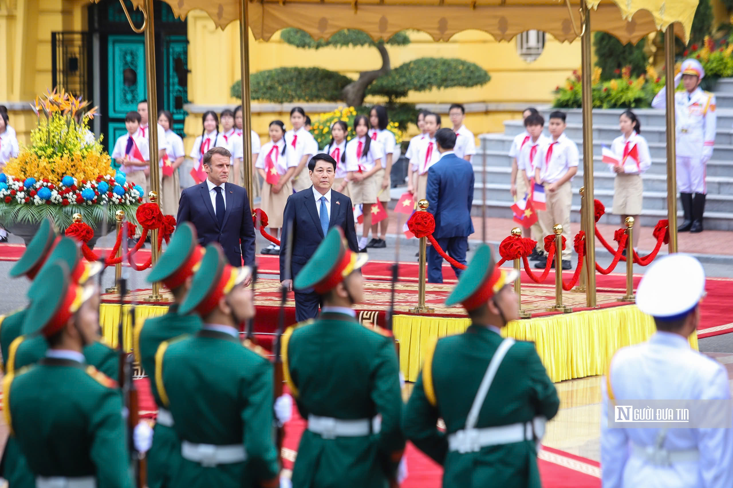 Lễ đón trọng thể Tổng thống Pháp Emmanuel Macron - Ảnh 9. Lễ đón trọng thể Tổng thống Pháp Emmanuel Macron - Ảnh 9.
