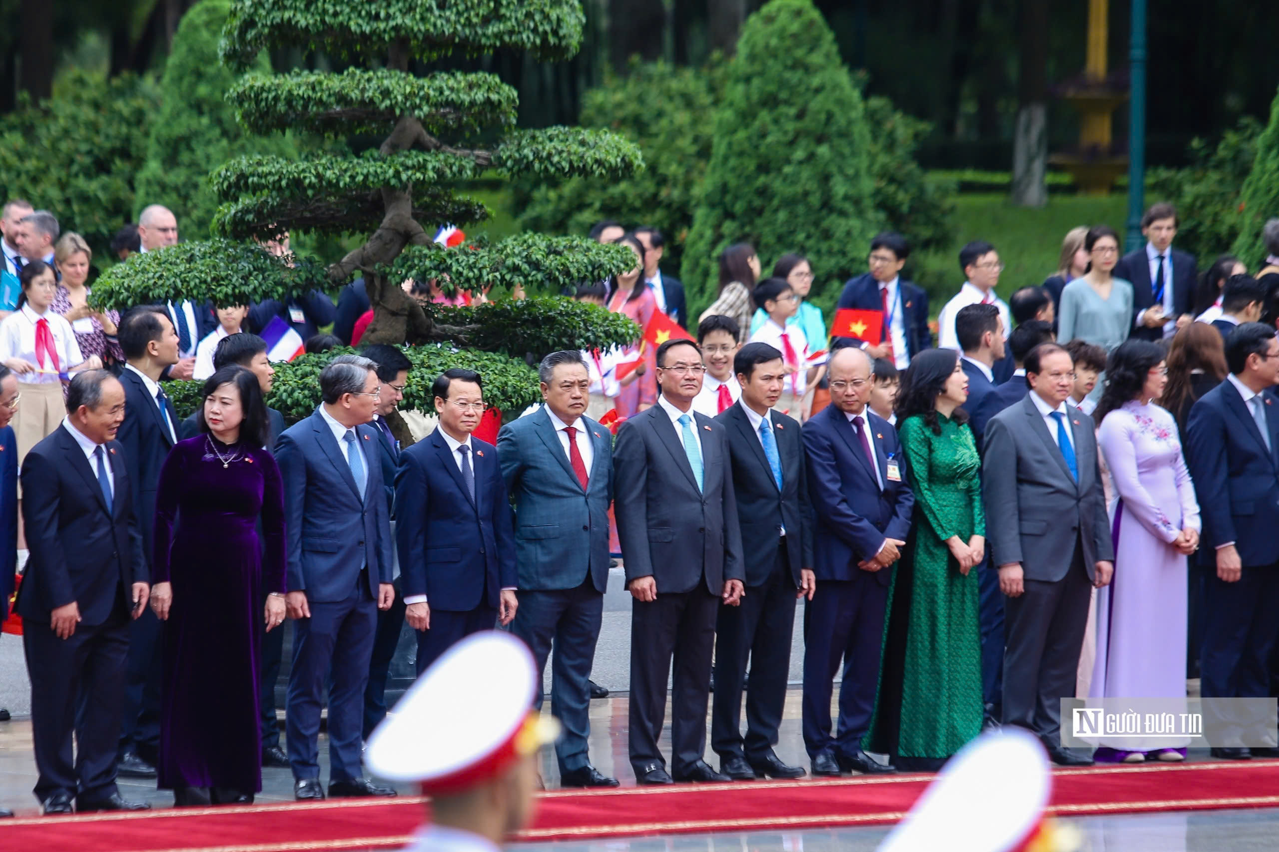 Lễ đón trọng thể Tổng thống Pháp Emmanuel Macron - Ảnh 13. Lễ đón trọng thể Tổng thống Pháp Emmanuel Macron - Ảnh 13.