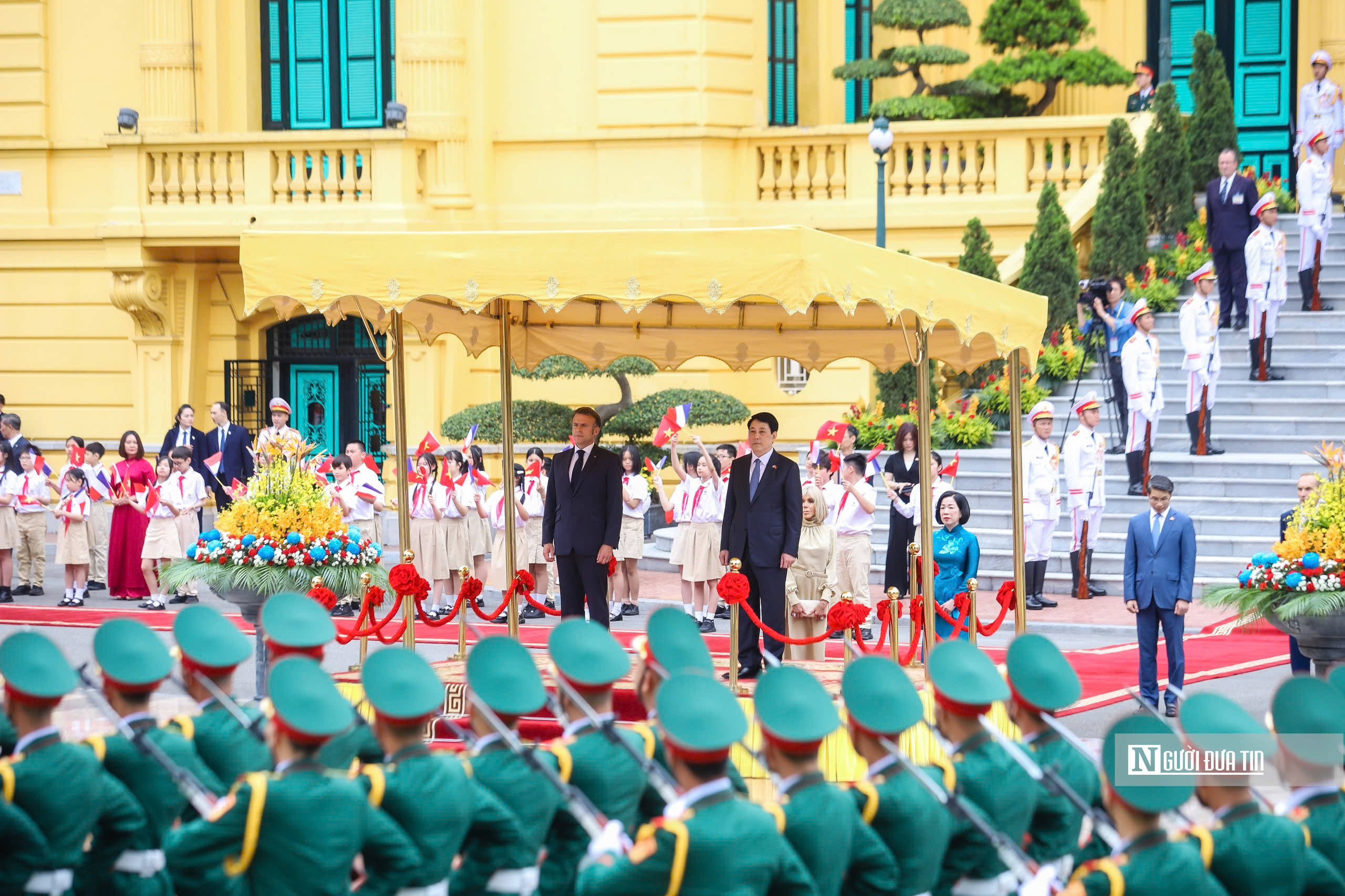Lễ đón trọng thể Tổng thống Pháp Emmanuel Macron - Ảnh 14. Lễ đón trọng thể Tổng thống Pháp Emmanuel Macron - Ảnh 14.