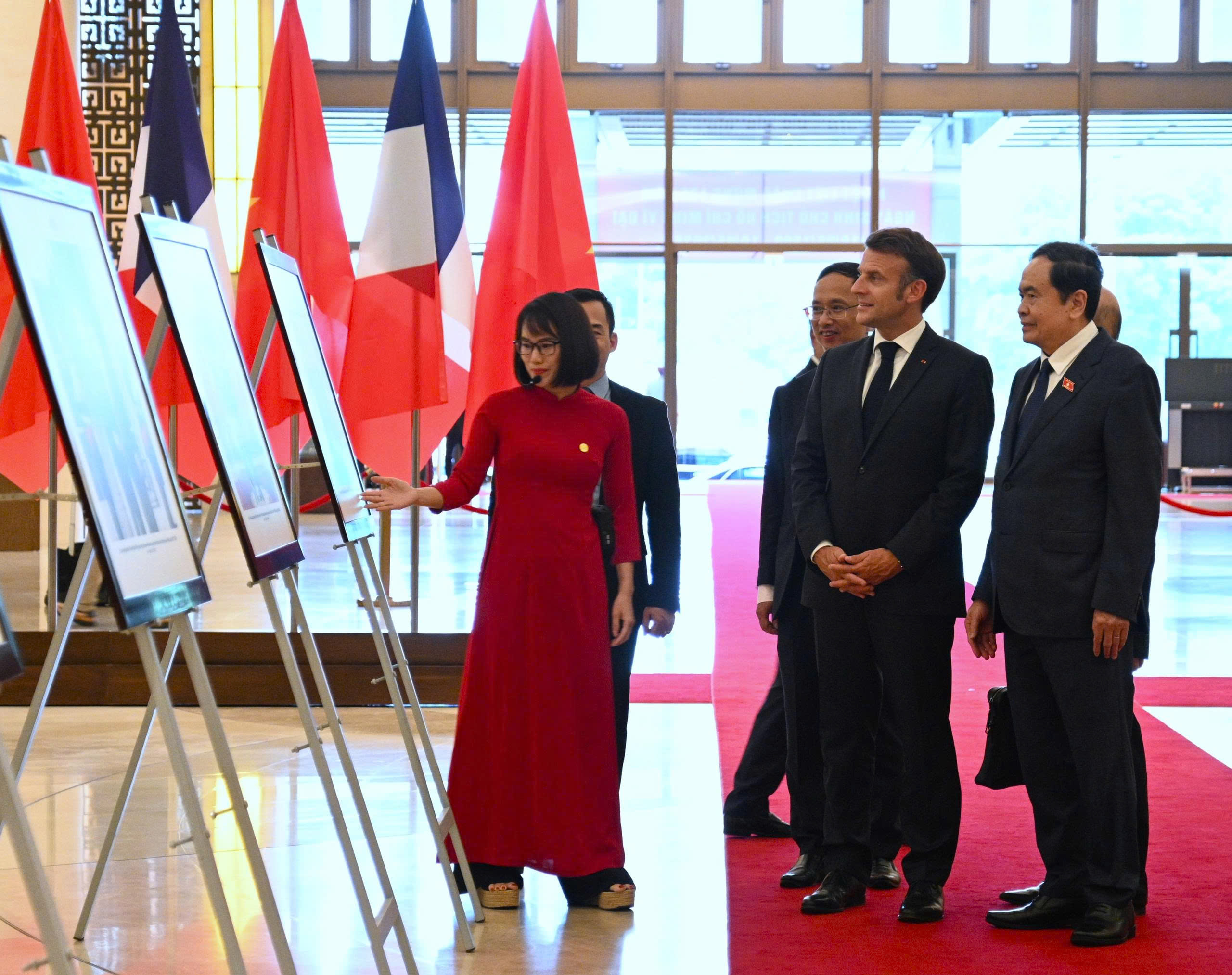 Chủ tịch Quốc hội Trần Thanh Mẫn hội kiến Tổng thống Pháp Macron- Ảnh 1.